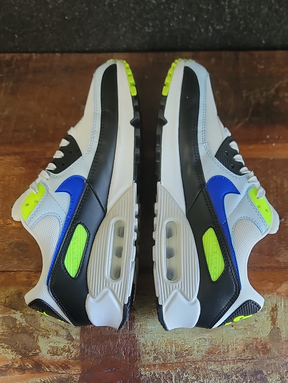 ๐ฅ Nike Air Max 90 ๐ฅ "White Blue Tint Volt" Wmns 9, Great Cond! Fast Shipping - Picture 3 of 12
